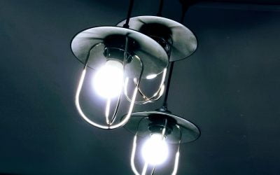 What Is The Difference Between Fluorescent vs Incandescent Lights?